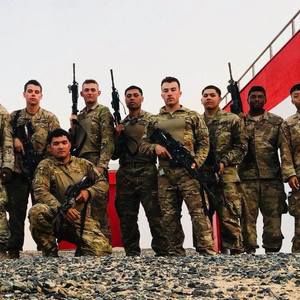 Meet your Posher, Santos